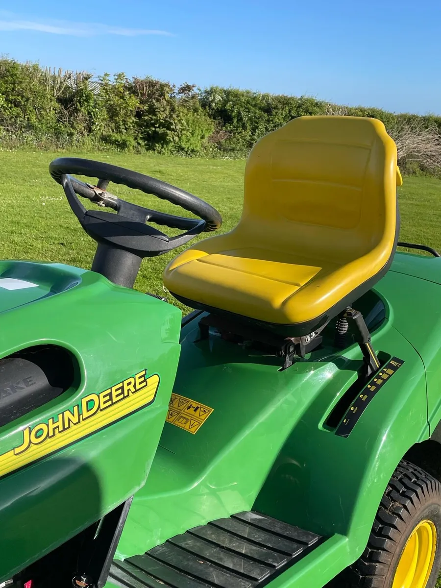 John Deere Ride on Mower - Image 2