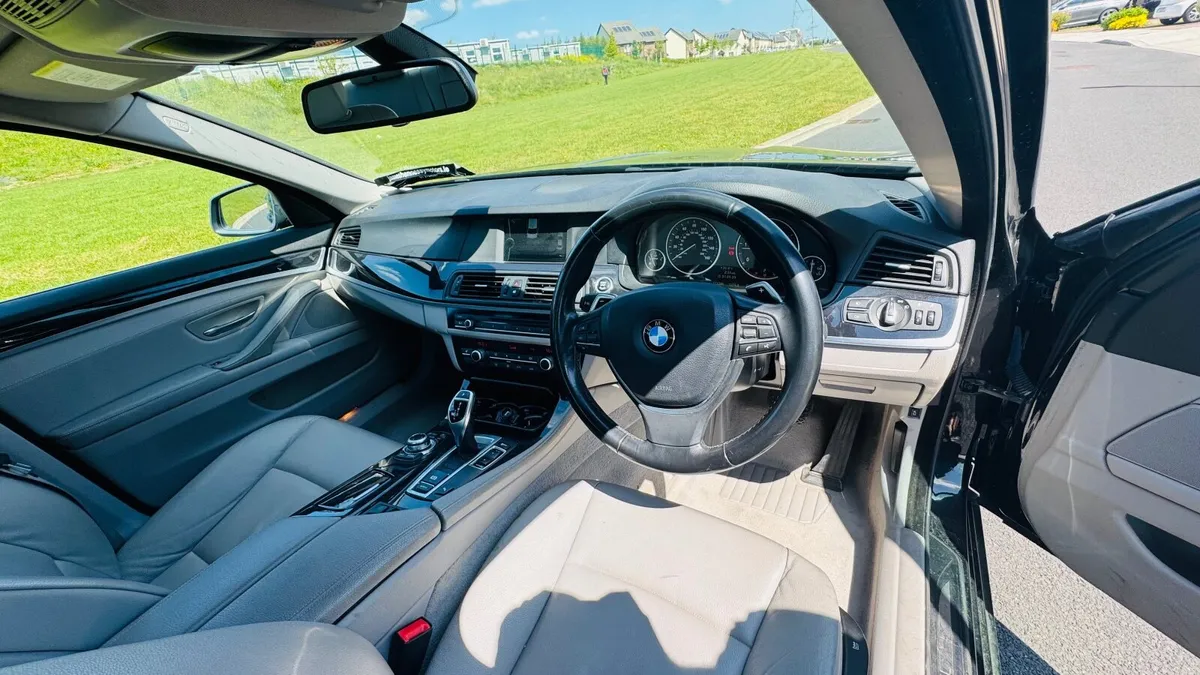 BMW 5-Series 2011 - Image 4