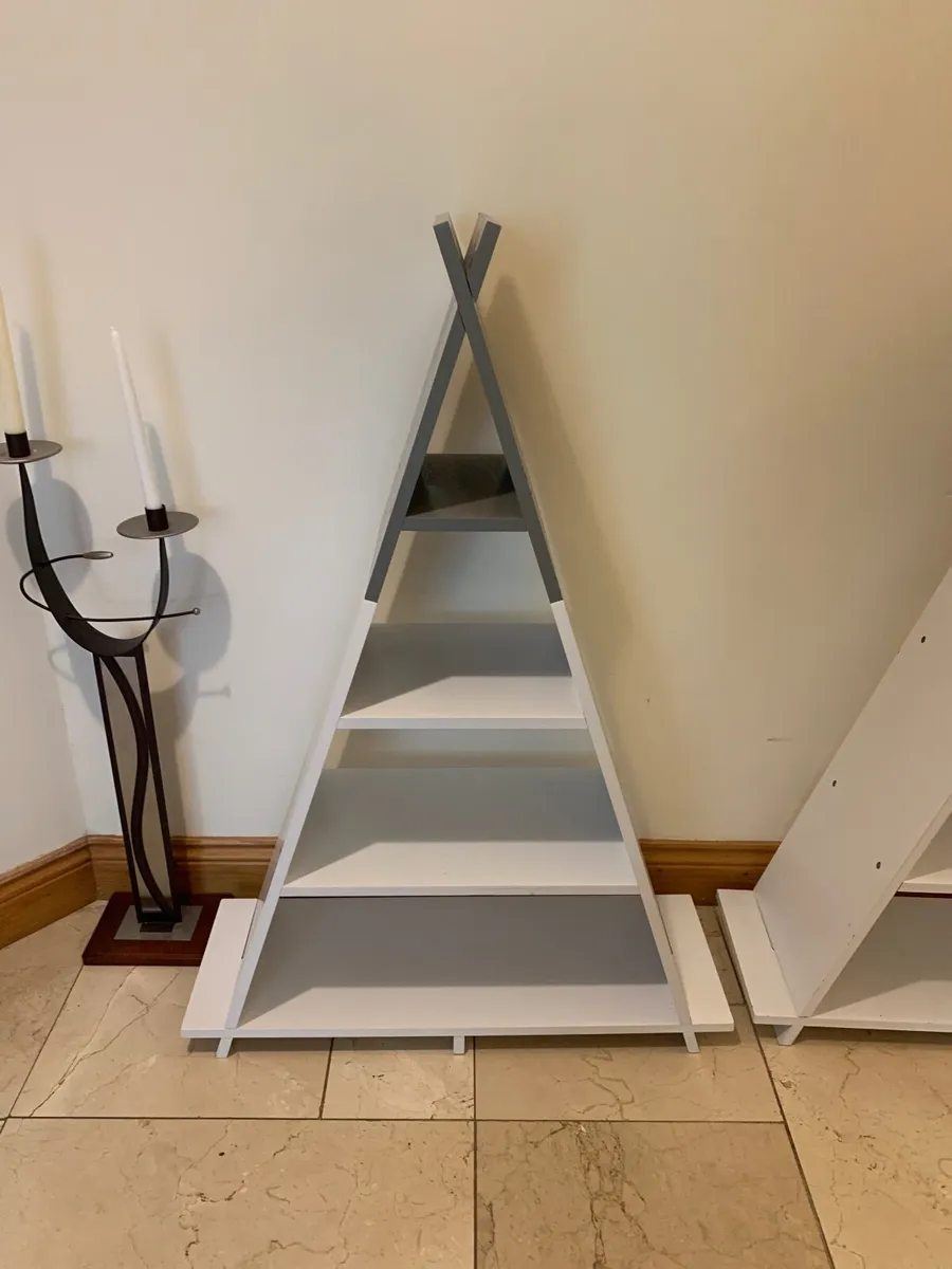 Teepee shelves - Image 3