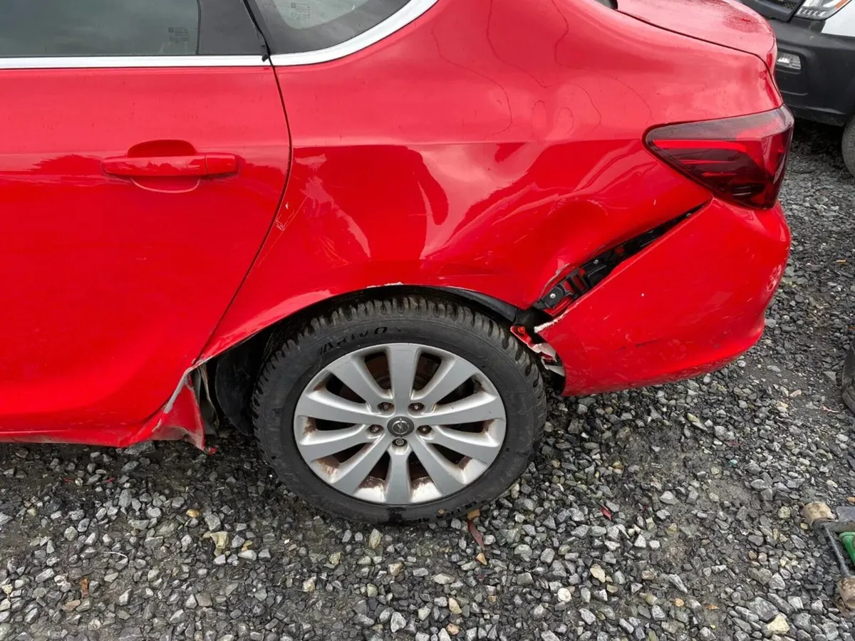 2016 Opel Astra 1.6 Diesel Drive Away - Image 3