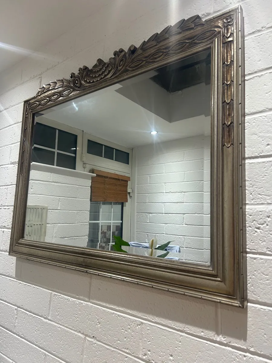 Gold trim mirror - Image 4