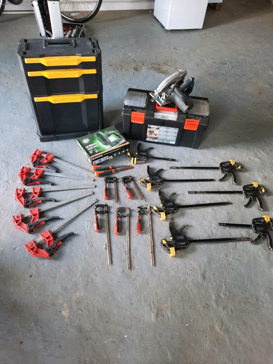 Selection of tools - Image 1