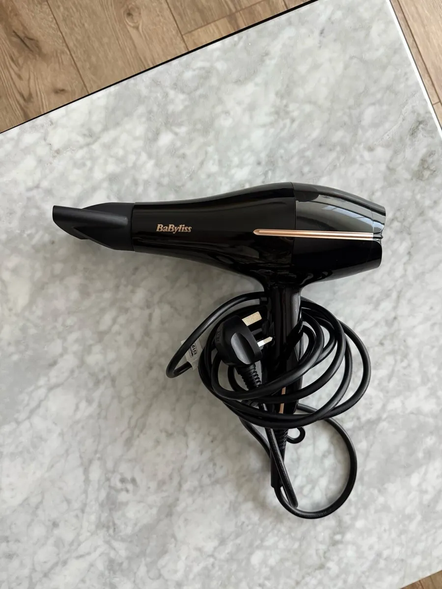 Hairdryer - MUST GO BY THURSDAY