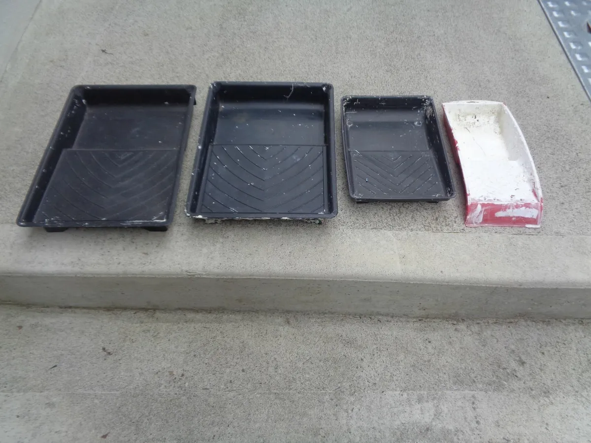 Painting Trays x 4  for Sale - Image 1