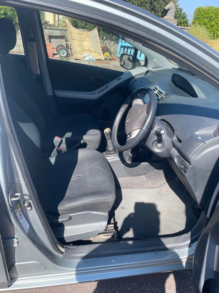 Toyota Yaris 2006 - Image 2