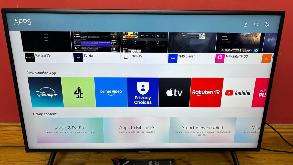 40” Samsung 4K HDR Smart TV - Image 2