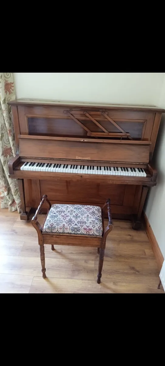 Russell & Russell Piano and stool
