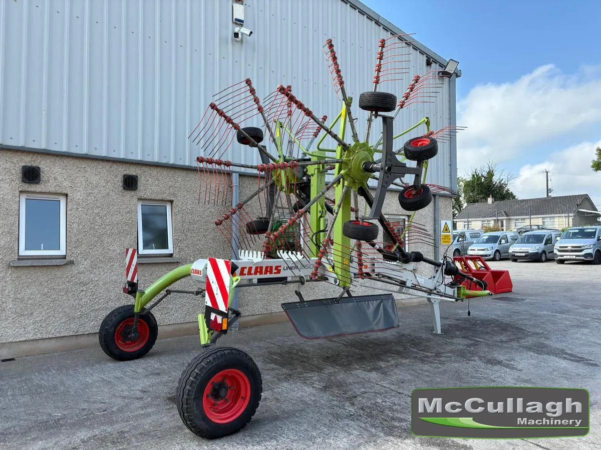 Used Class 2600 20ft Twin Rotor Rake - Image 3