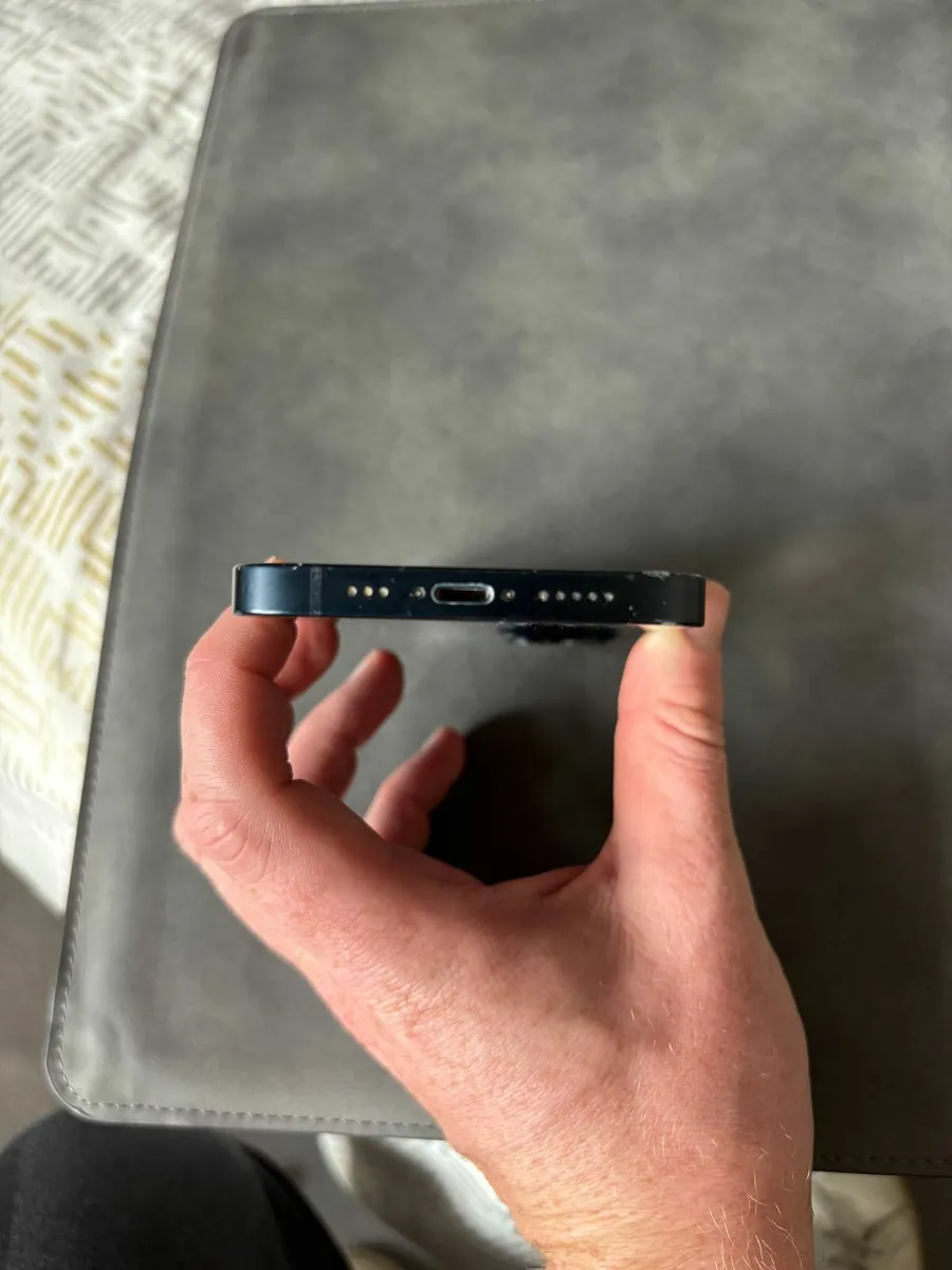 iPhone 14 - 256GB - Image 3