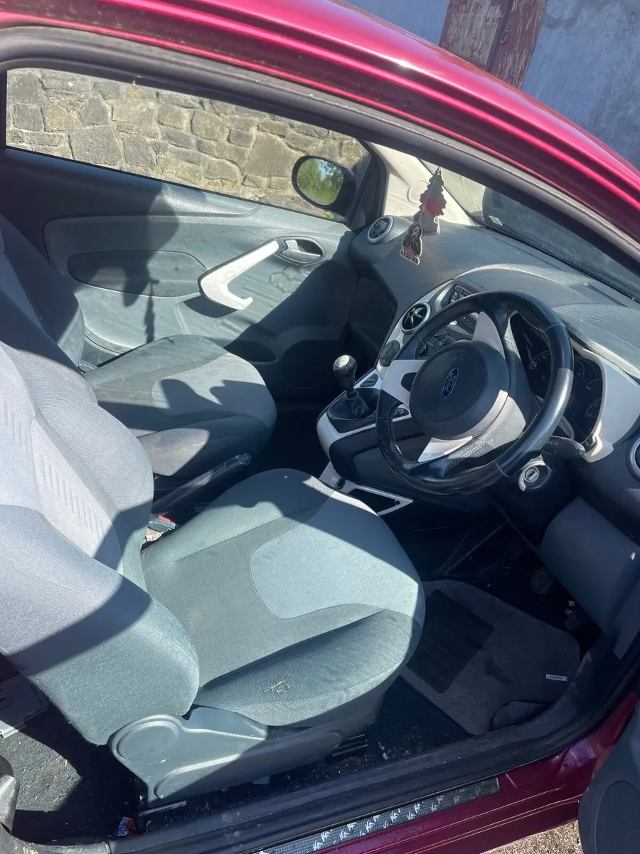 Ford KA 2010 - Image 2