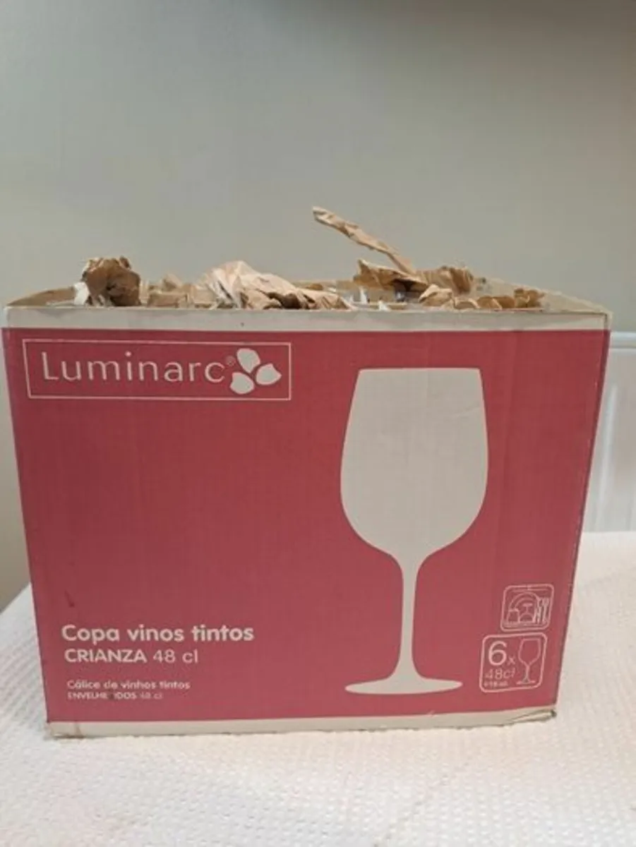 6 extra large Luminarc Wine glasses NEW - Image 2