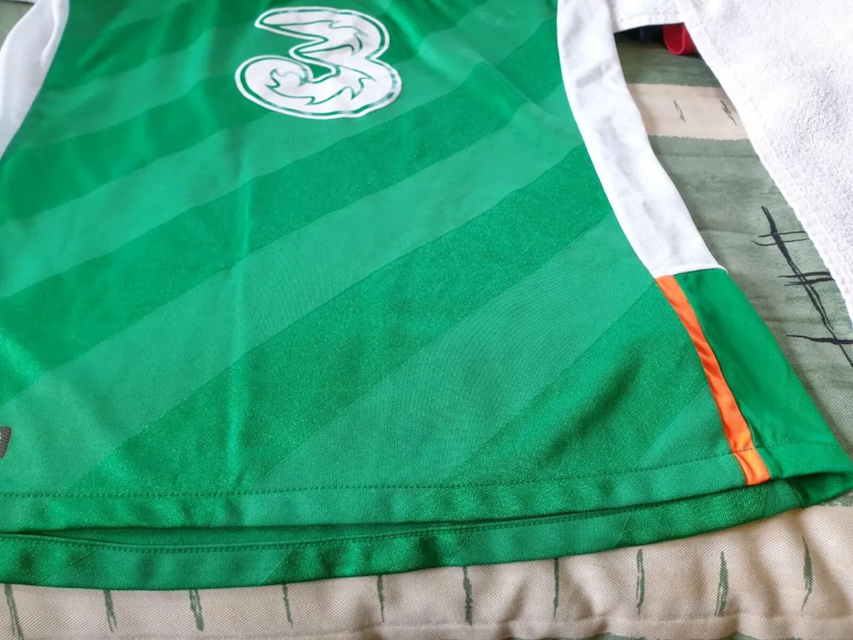 Ireland Football Home Jersey 2015 to 2016 Small - Image 2
