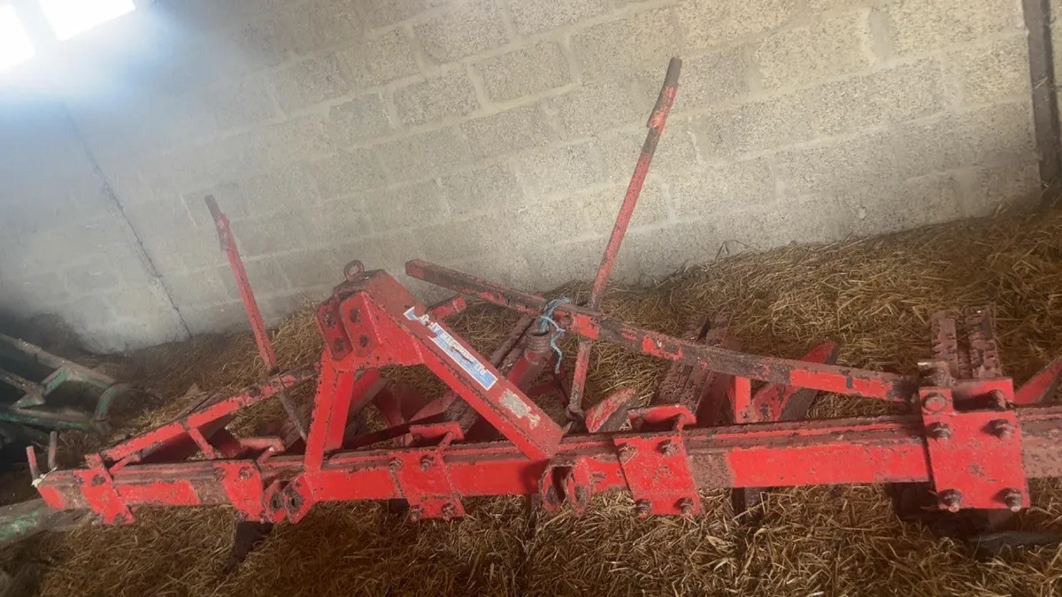 Two five row ridgers - Image 1