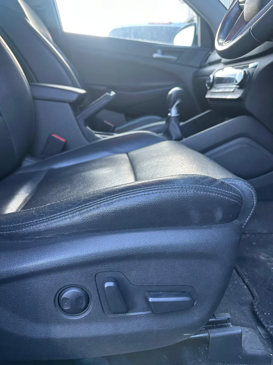 2017 Hyundai Tucson Premium - Image 2