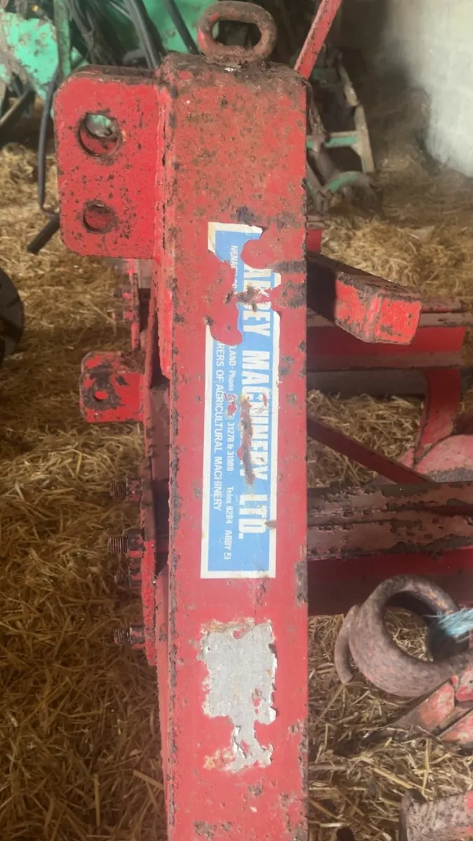 Two five row ridgers - Image 3