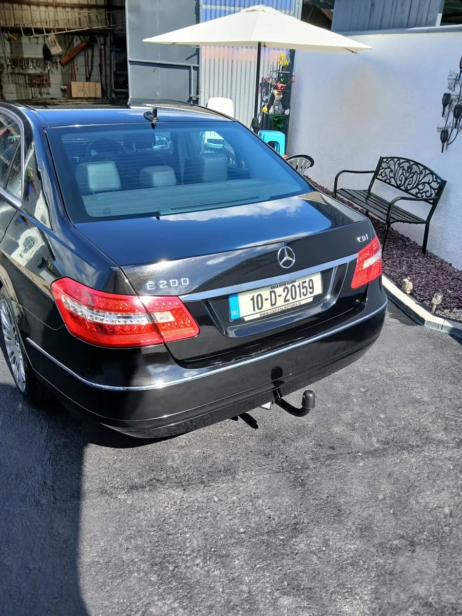 Mercedes-Benz E-Class 2010 - Image 3