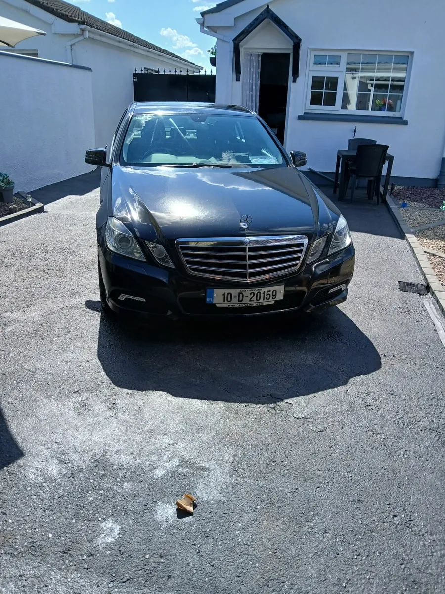 Mercedes-Benz E-Class 2010 - Image 4