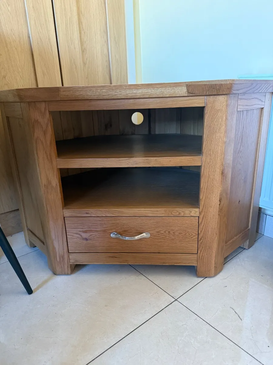 Oak TV unit - Image 1