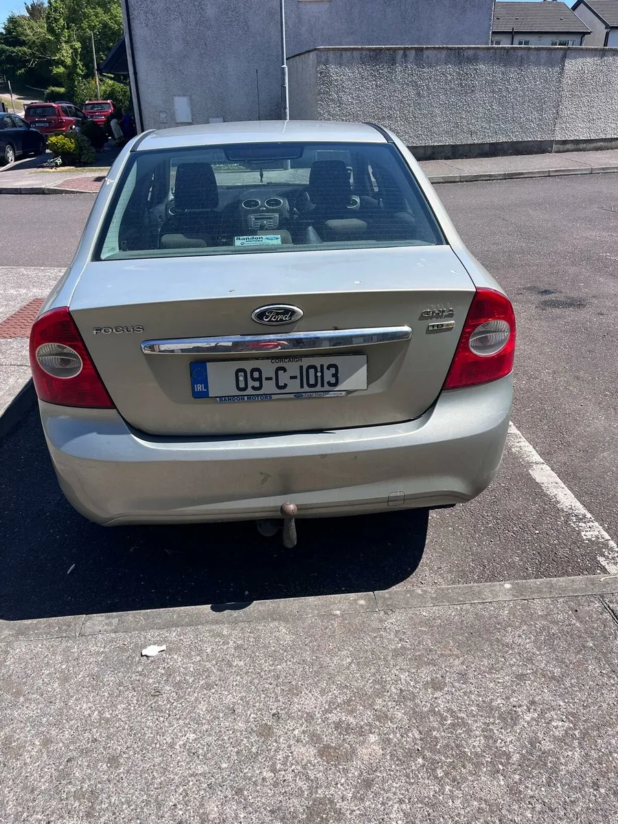 Ford Focus Ghia - Image 4