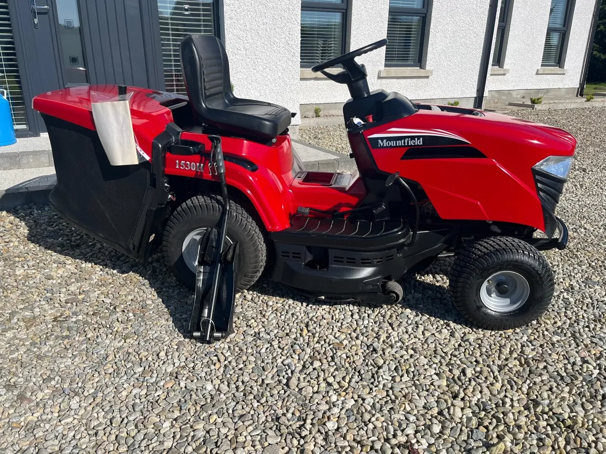 Mountfield 15hp ride on lawnmower 2022 - Image 3