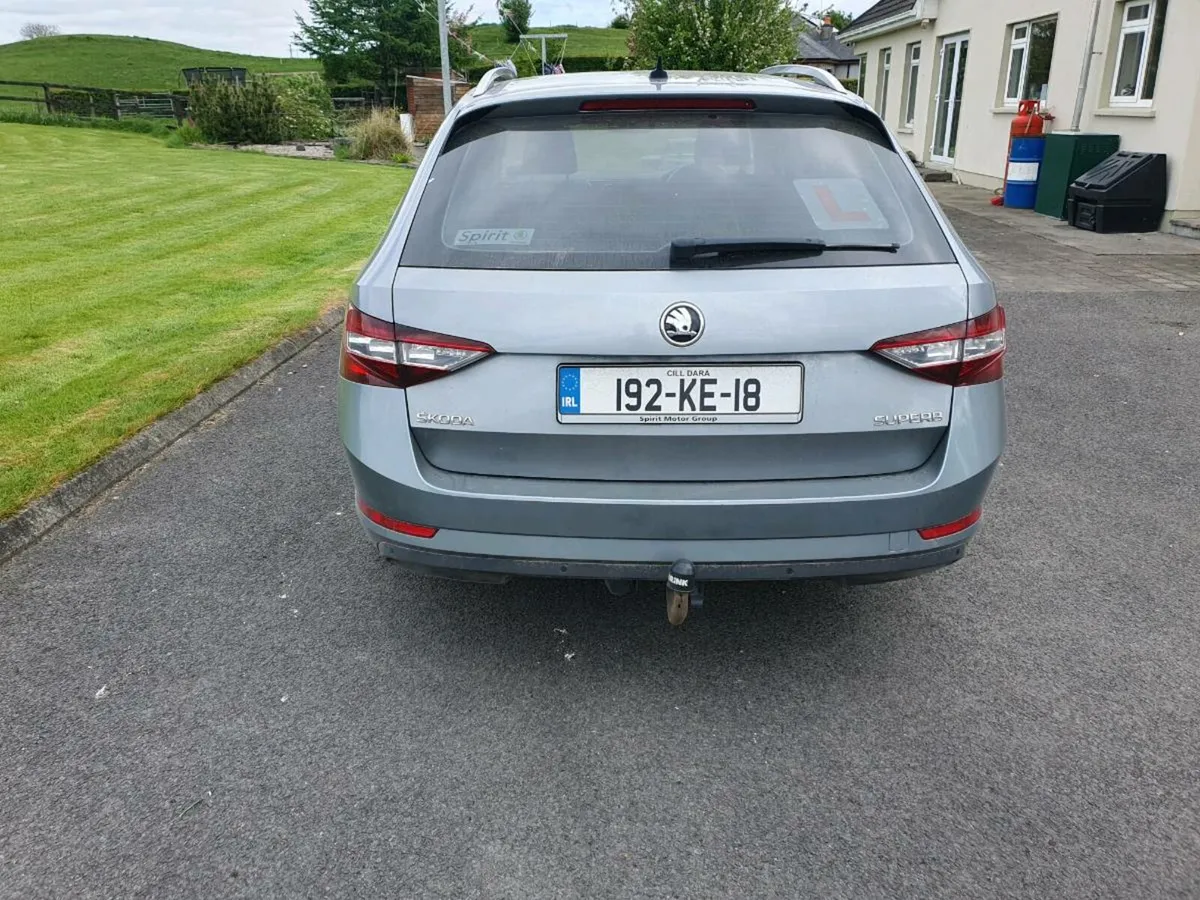 Car - Image 2