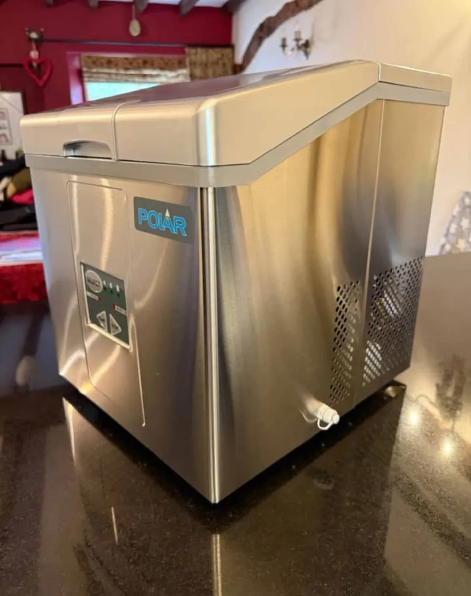 Man Cave/Commercial/Domestic Kitchen Ice cube make - Image 3