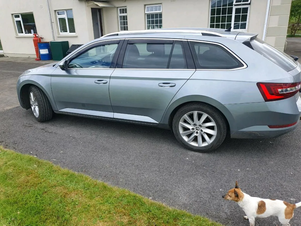 Car - Image 3