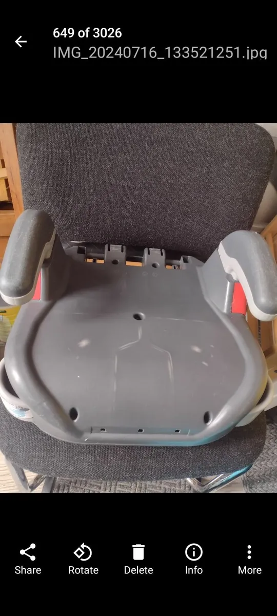 Plastic Booster seat with cup holders - Image 4