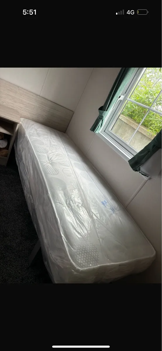 Bed - Image 1