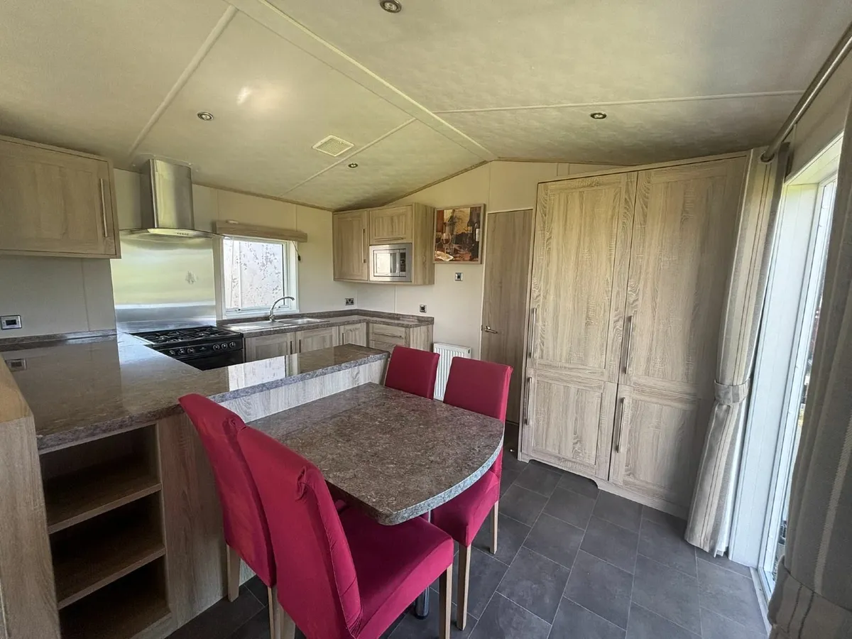 Calverly Helmsley Lodge 2018. Excellent Condition. - Image 4