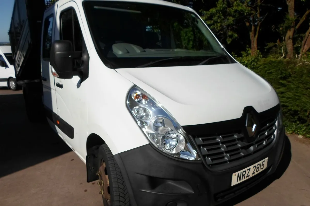 Renault Master 3.5 ton tipper - Image 2