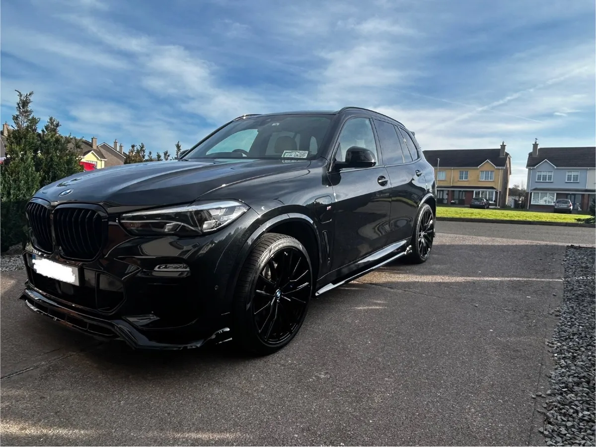 BMW X5 2021 - Image 2