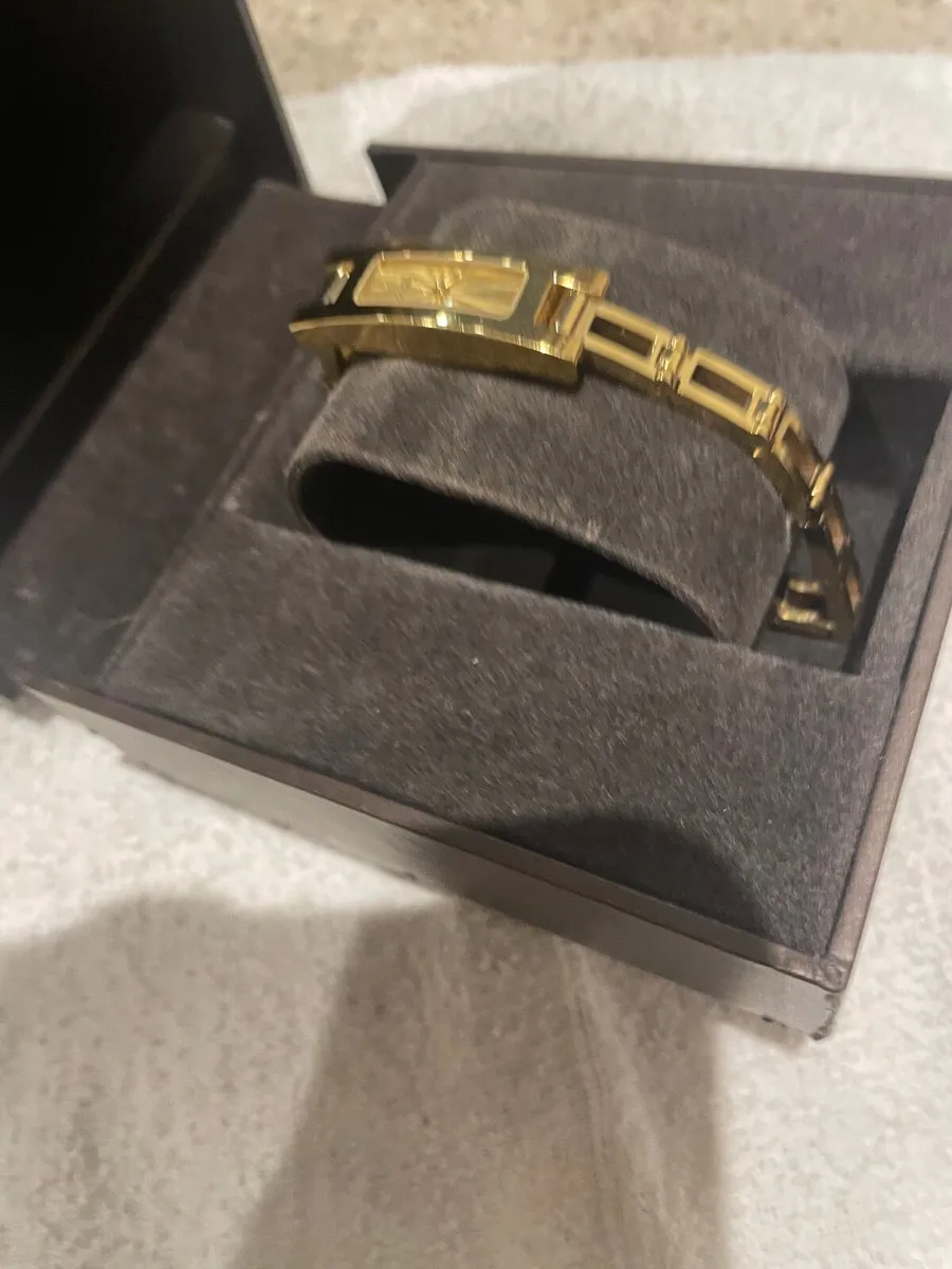 Gucci gold plated ladies watch - Image 1