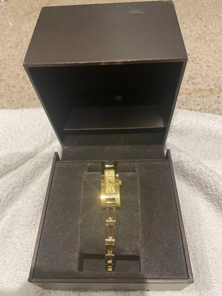 Gucci gold plated ladies watch - Image 2