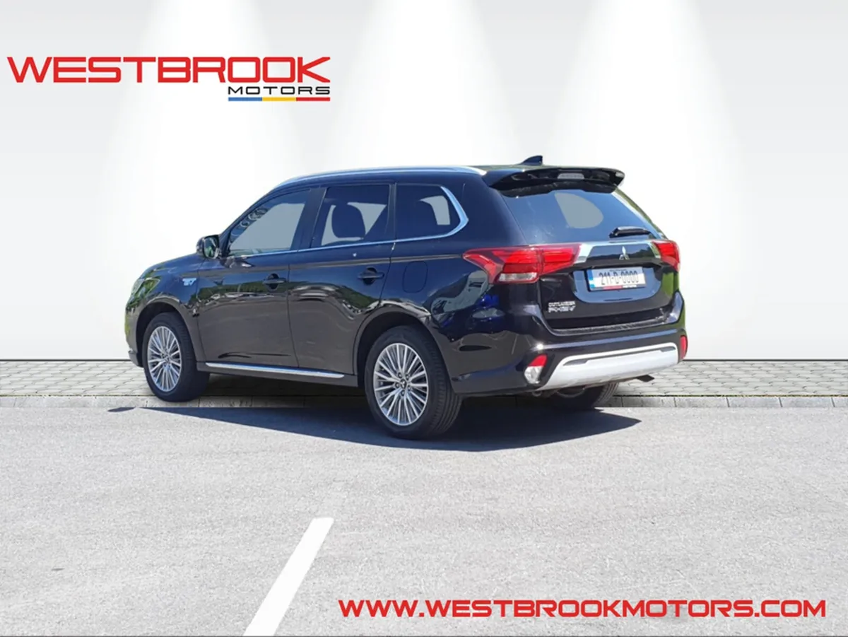 Mitsubishi Outlander EXCEED PHEV CVT - Image 2