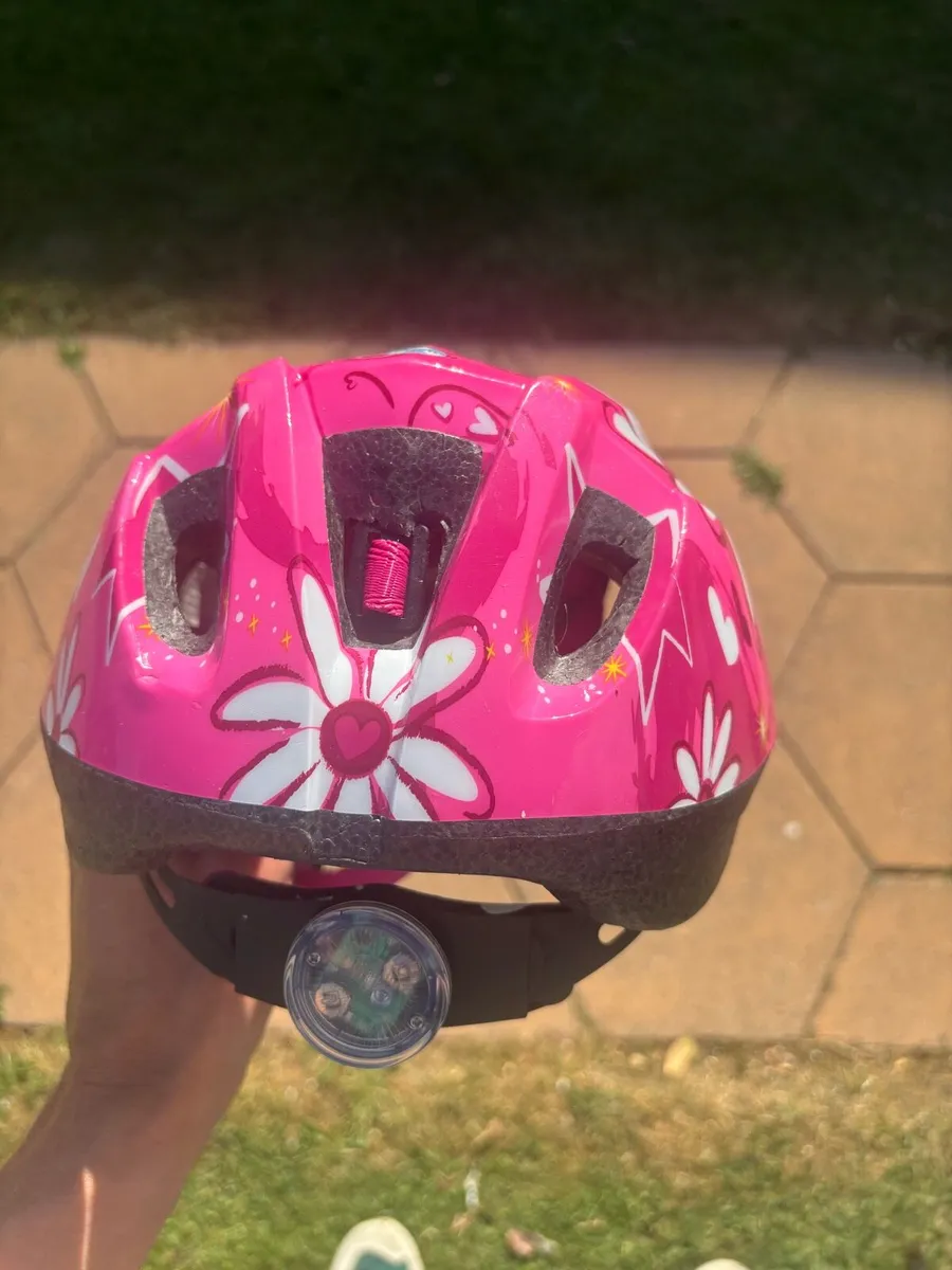 Ridgeback Dimension 20” Kids Bike plus helmet - Image 2