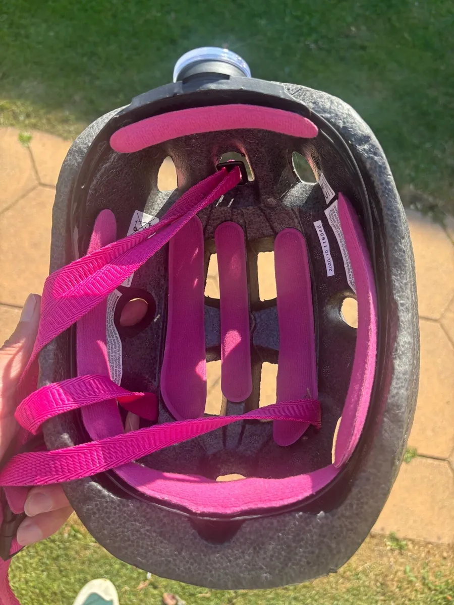 Ridgeback Dimension 20” Kids Bike plus helmet - Image 3