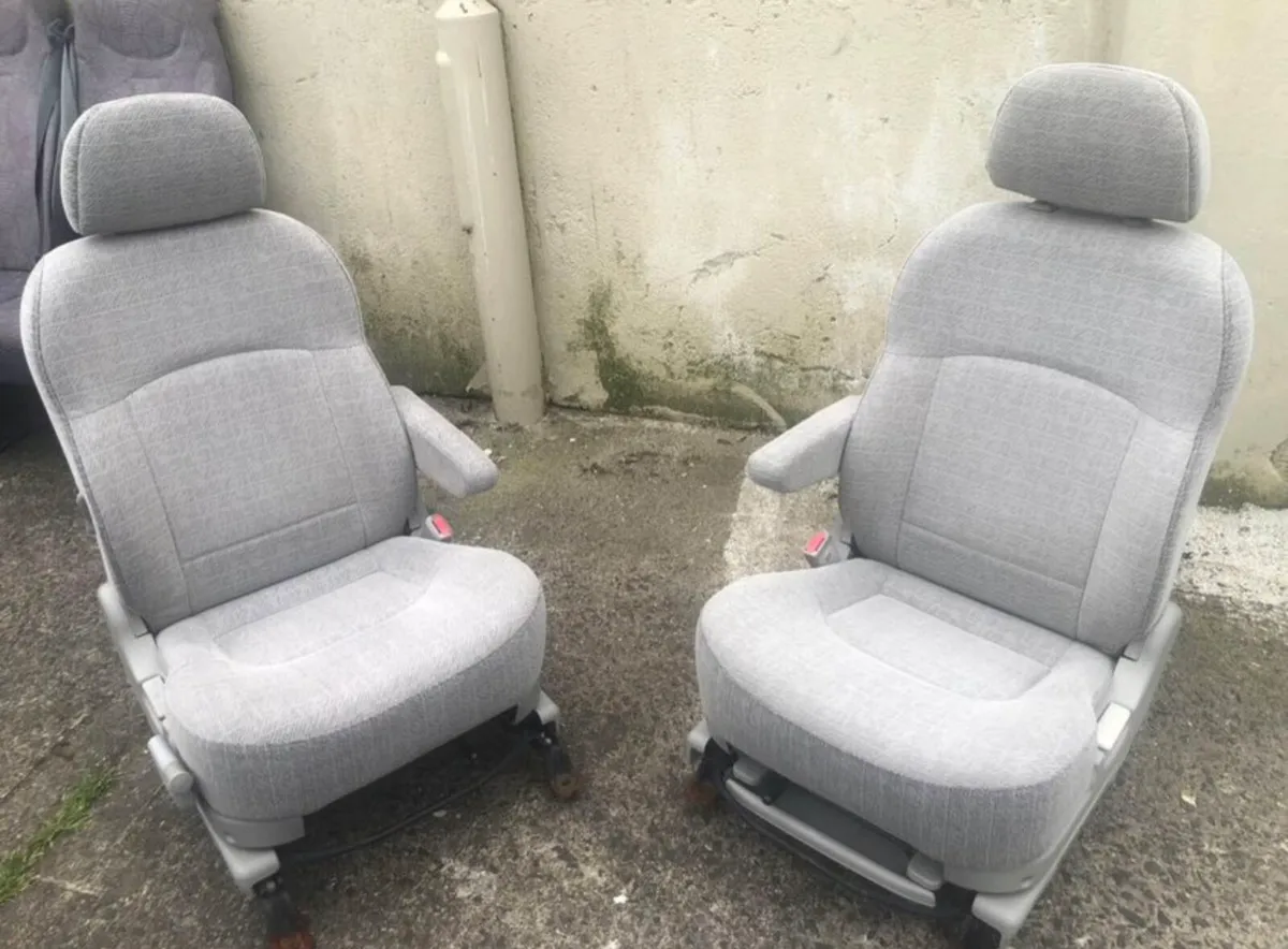 SWIVEL CAMPER MOTORHOME CAPTAIN FRONT SEATS - Image 1
