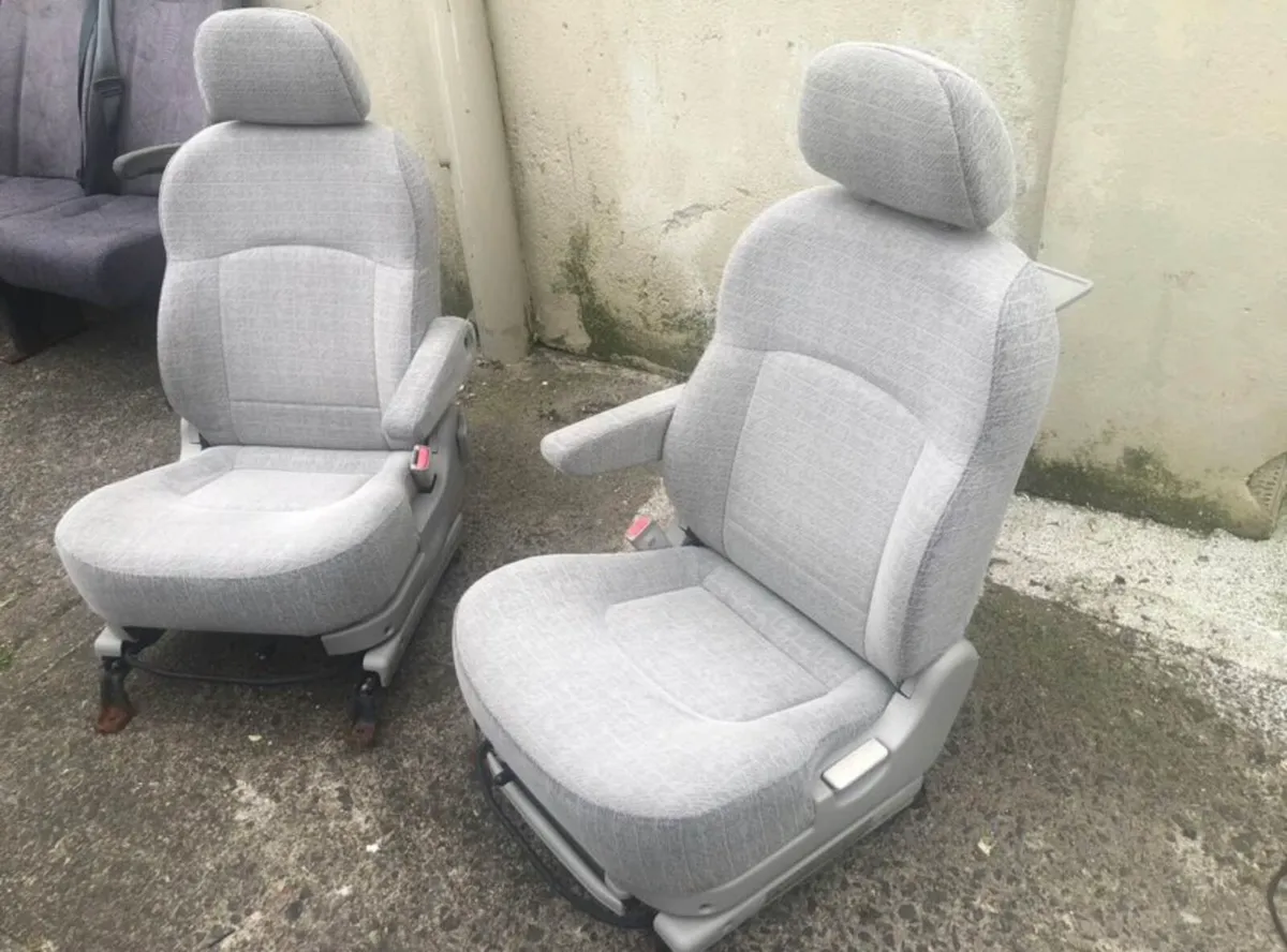 SWIVEL CAMPER MOTORHOME CAPTAIN FRONT SEATS - Image 2