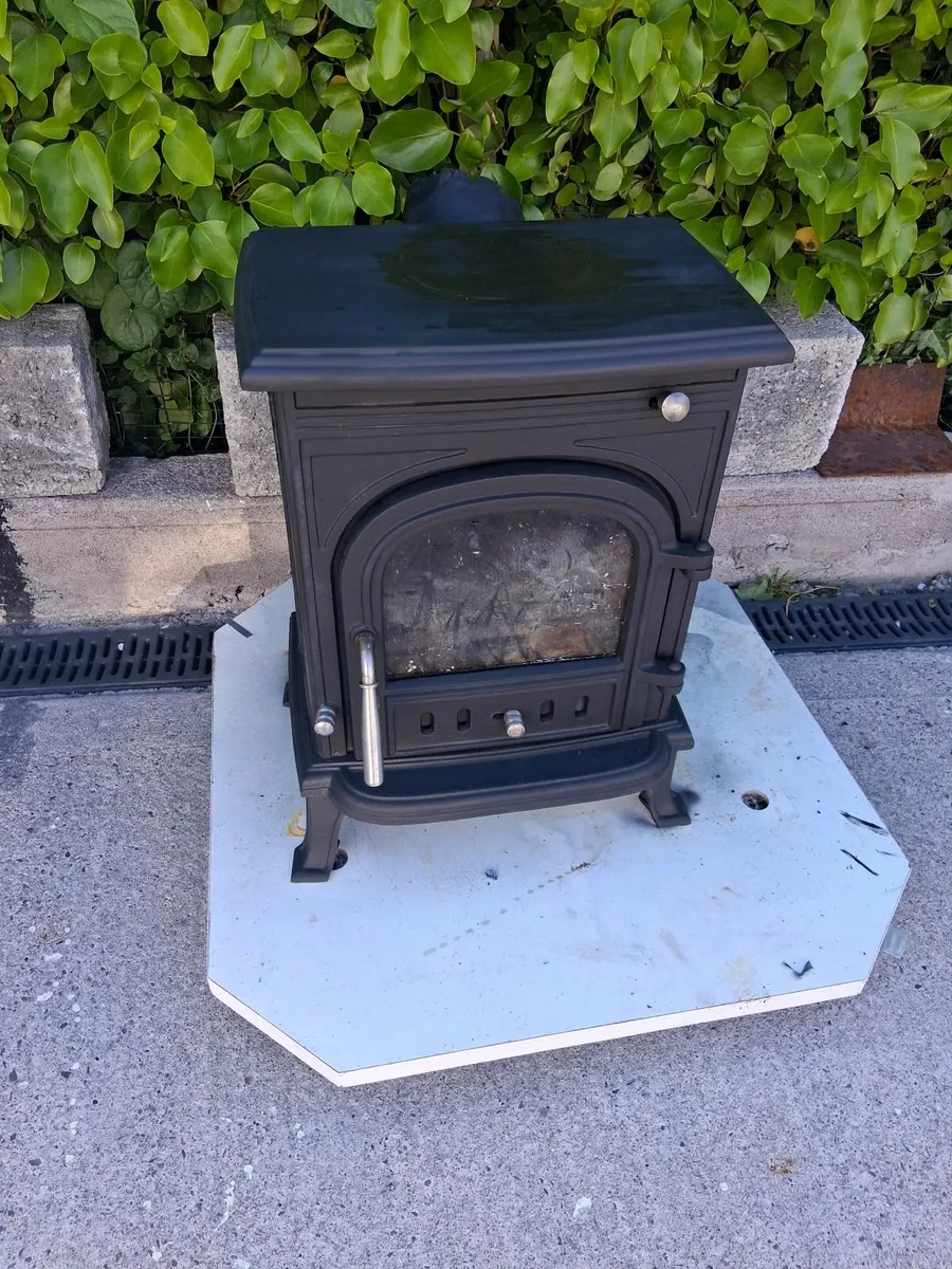 Very good small stove - Image 1