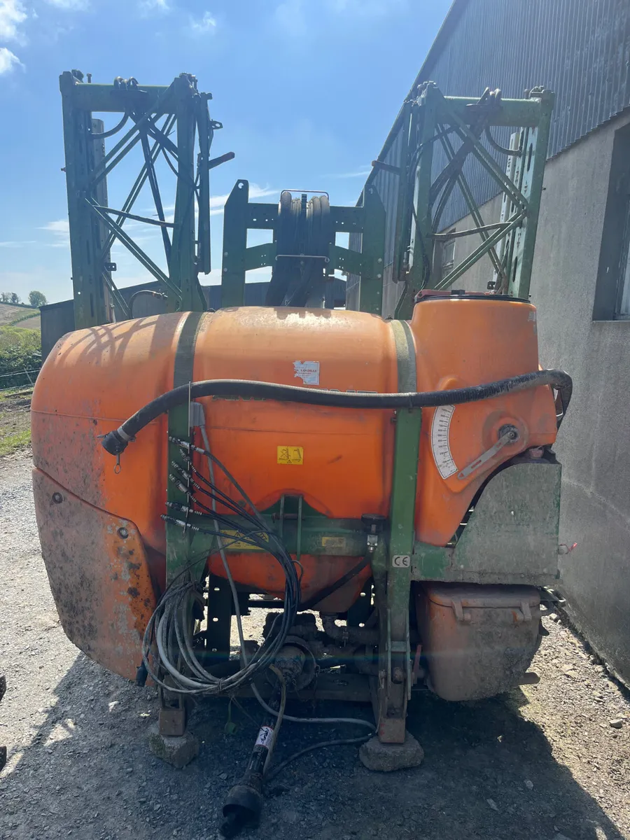 Used Amazone 1000Ltr 15m Hyd Boom Sprayer - Image 2