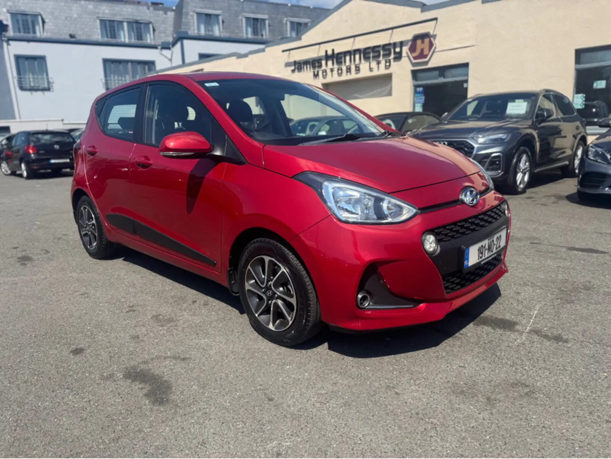 Hyundai i10 DELUXE 4DR - Image 1