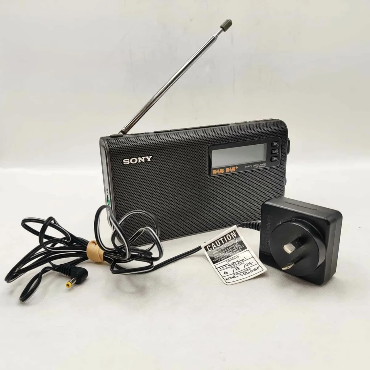 Portable Sony Digital DAB Radio+Batteries &Charger - Image 1