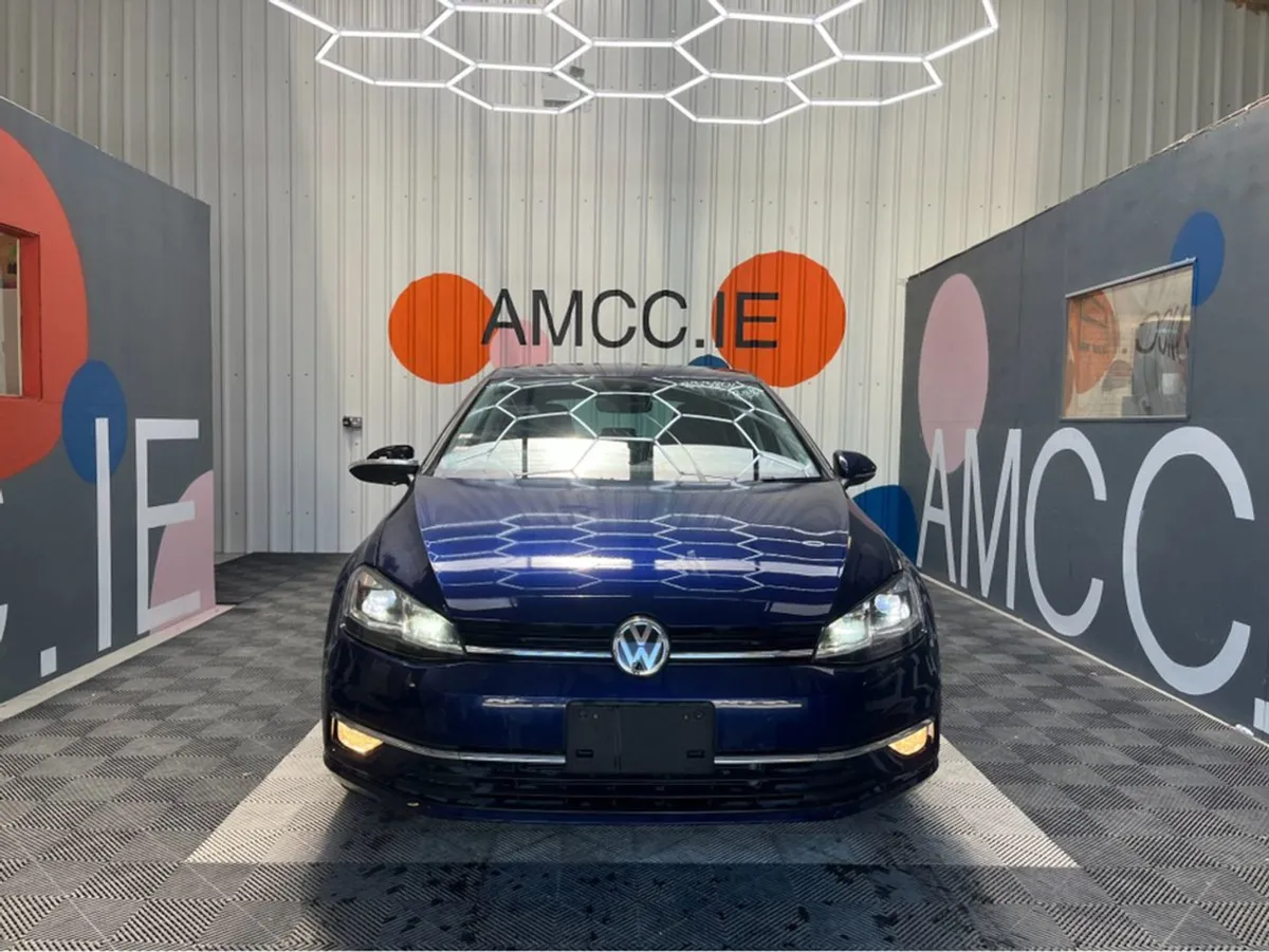 Volkswagen Golf 2.0 TDI Comfort Line / 47k KMs / - Image 2