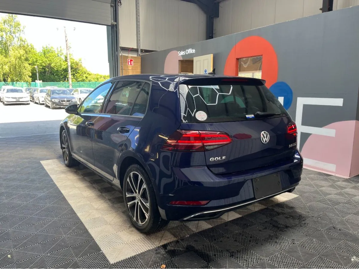 Volkswagen Golf 2.0 TDI Comfort Line / 47k KMs / - Image 4