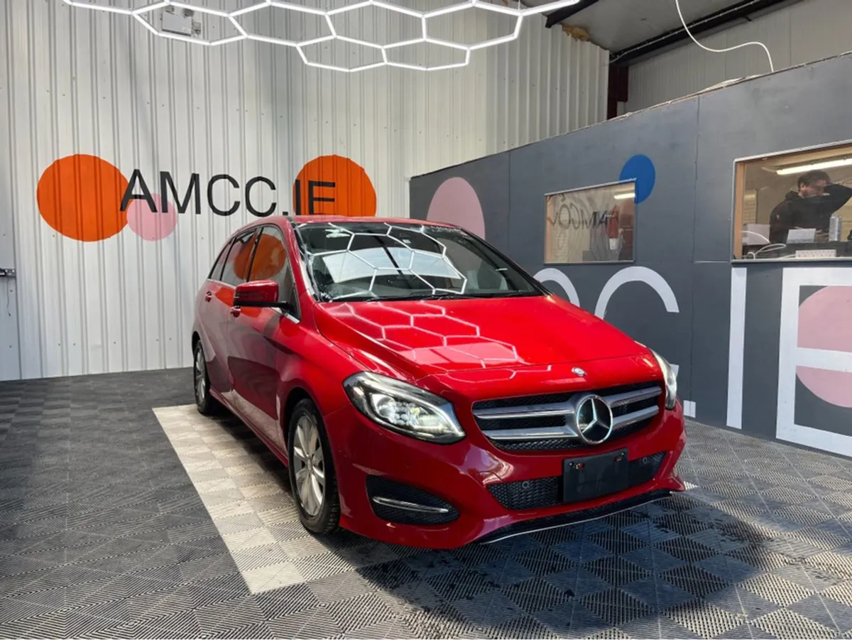 Mercedes-Benz B-Class B180 Leather / 74k KMs / He - Image 1