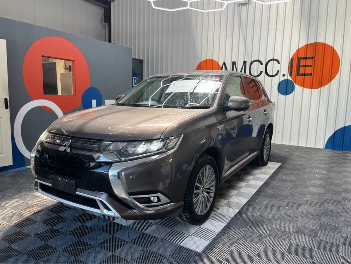 Mitsubishi Outlander 2.4 Hybrid / 75k KMs / Heate - Image 3