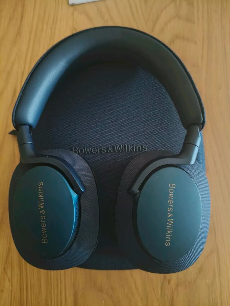 Bowers & Wilkins PX7 S2 Headphones - Image 2
