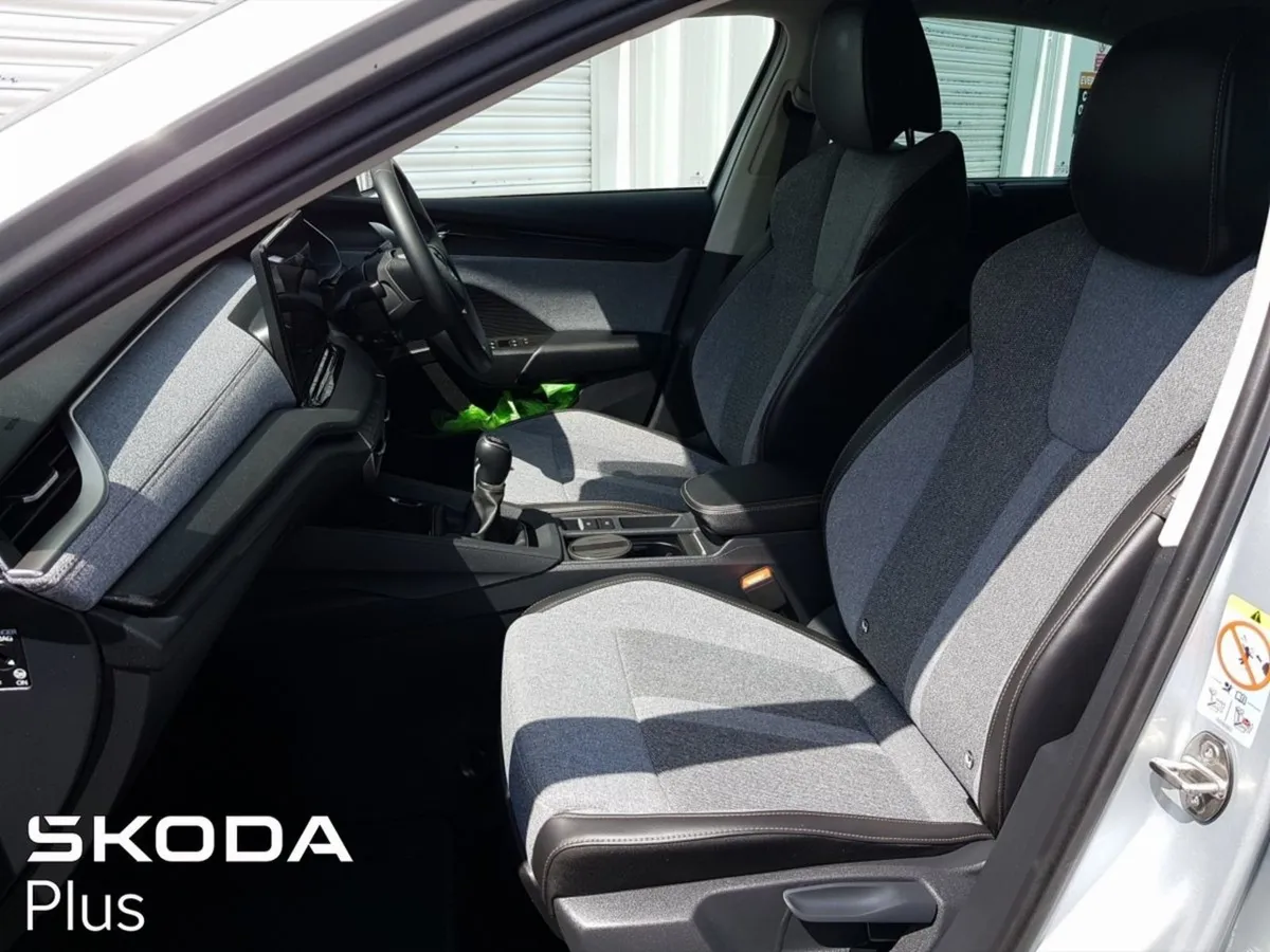 Skoda Octavia Selection Box 2.0 TDI 115 BHP  top - Image 4