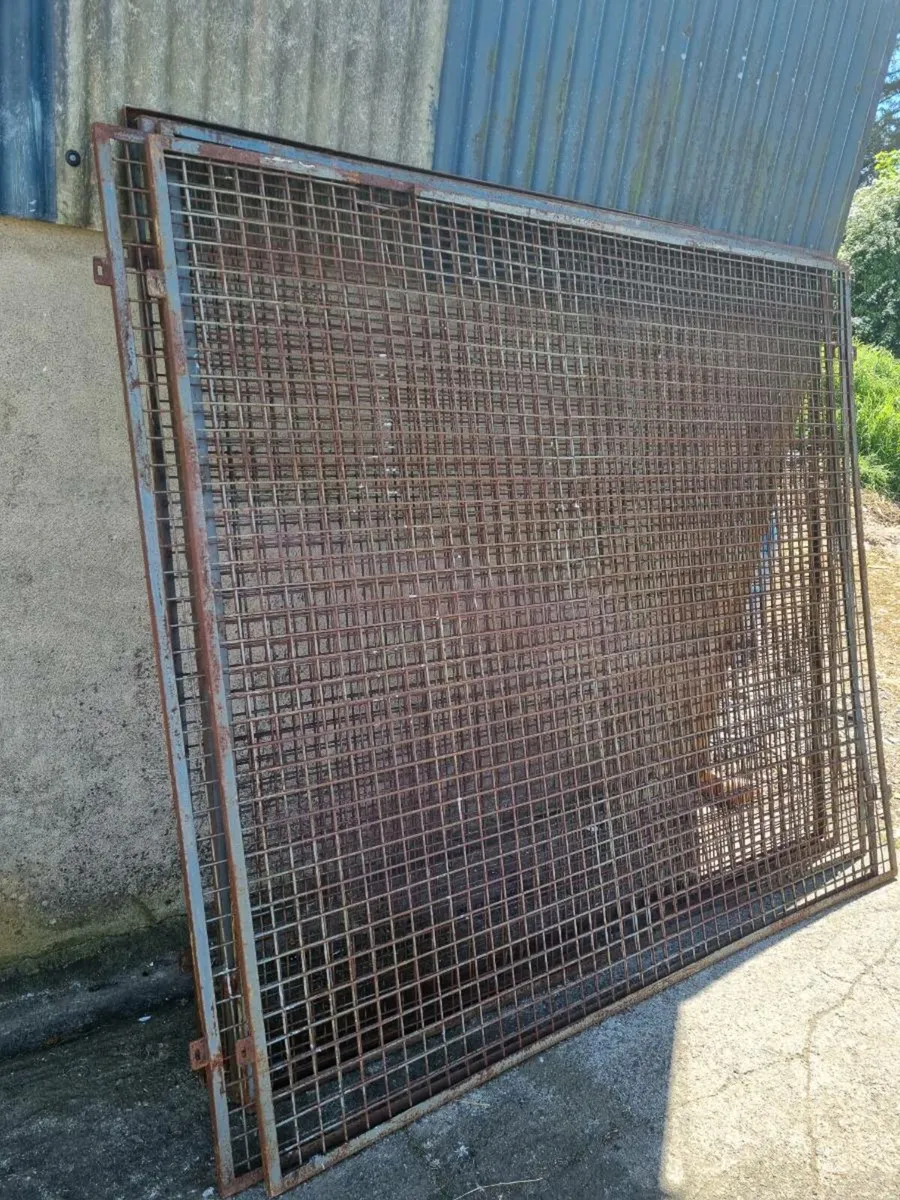 Mesh panels/Dog pen - Image 1